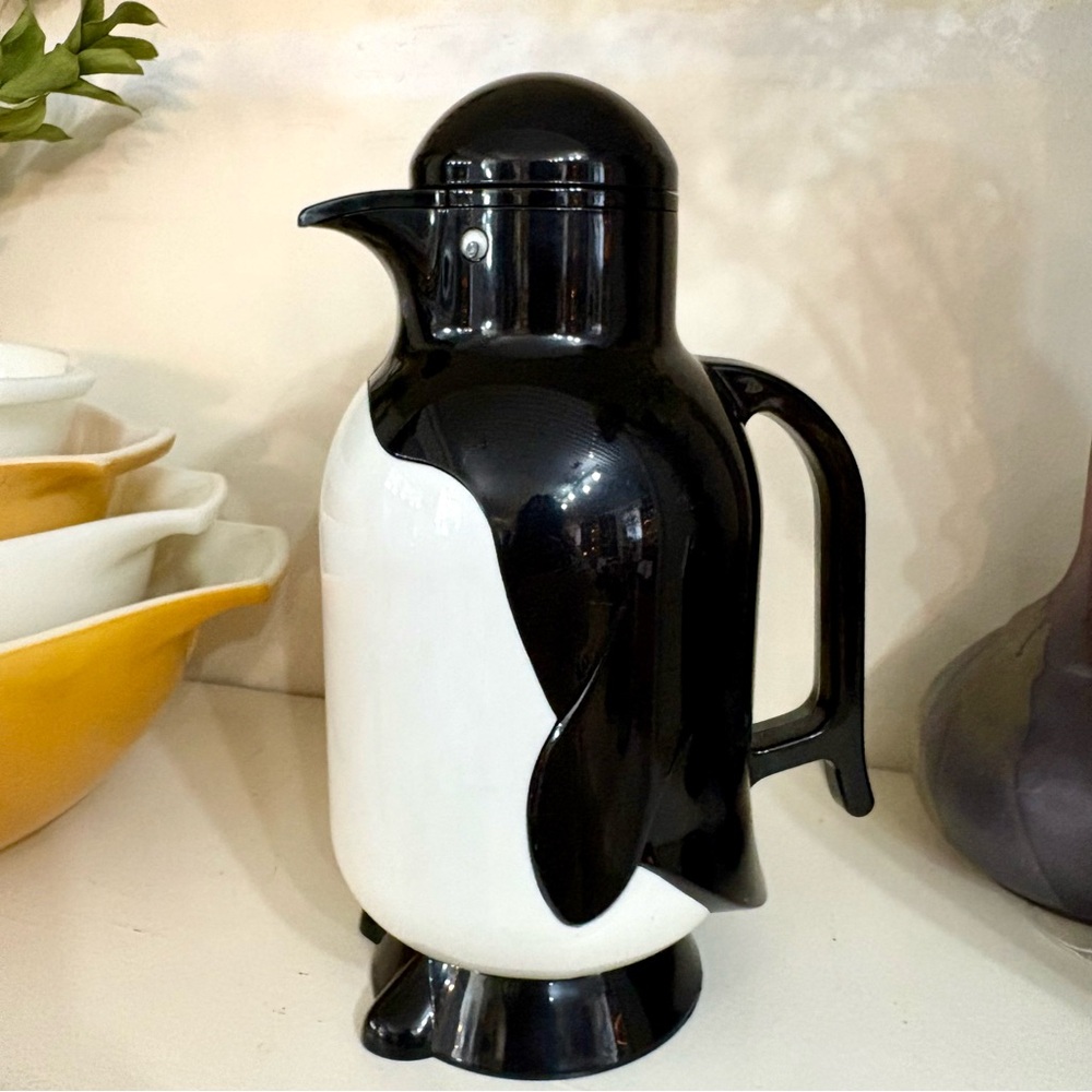 Vintage 1980s Metrokane Penguin Thermal 1 Quart Carafe With Googly Eyes
